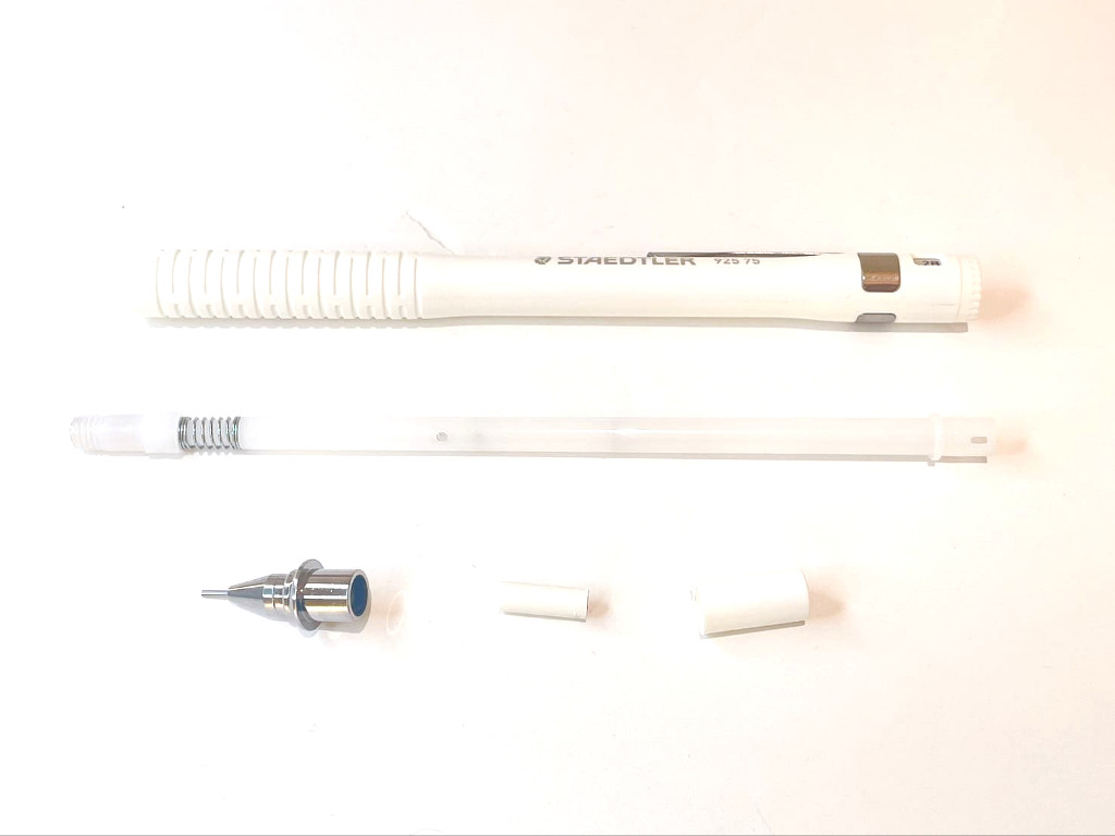 ステッドラー（STAEDTLER）925_75の分解方法のアイキャッチ画像