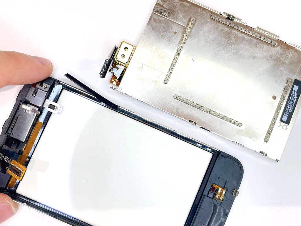 iPhone3GSの液晶パネル（LCD）交換方法のアイキャッチ画像