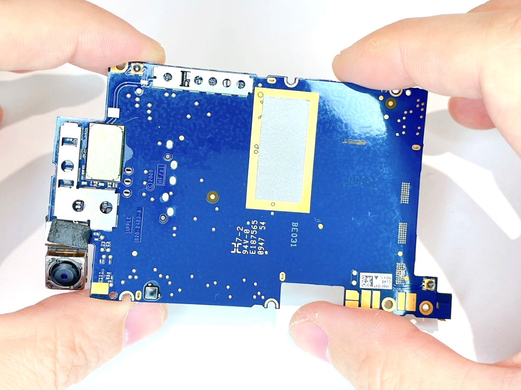 iPhone3GSの基板（ロジックボード）交換方法のアイキャッチ画像