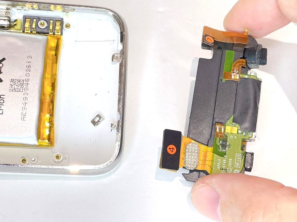 iPhone3GSのドックコネクタ交換方法のアイキャッチ画像