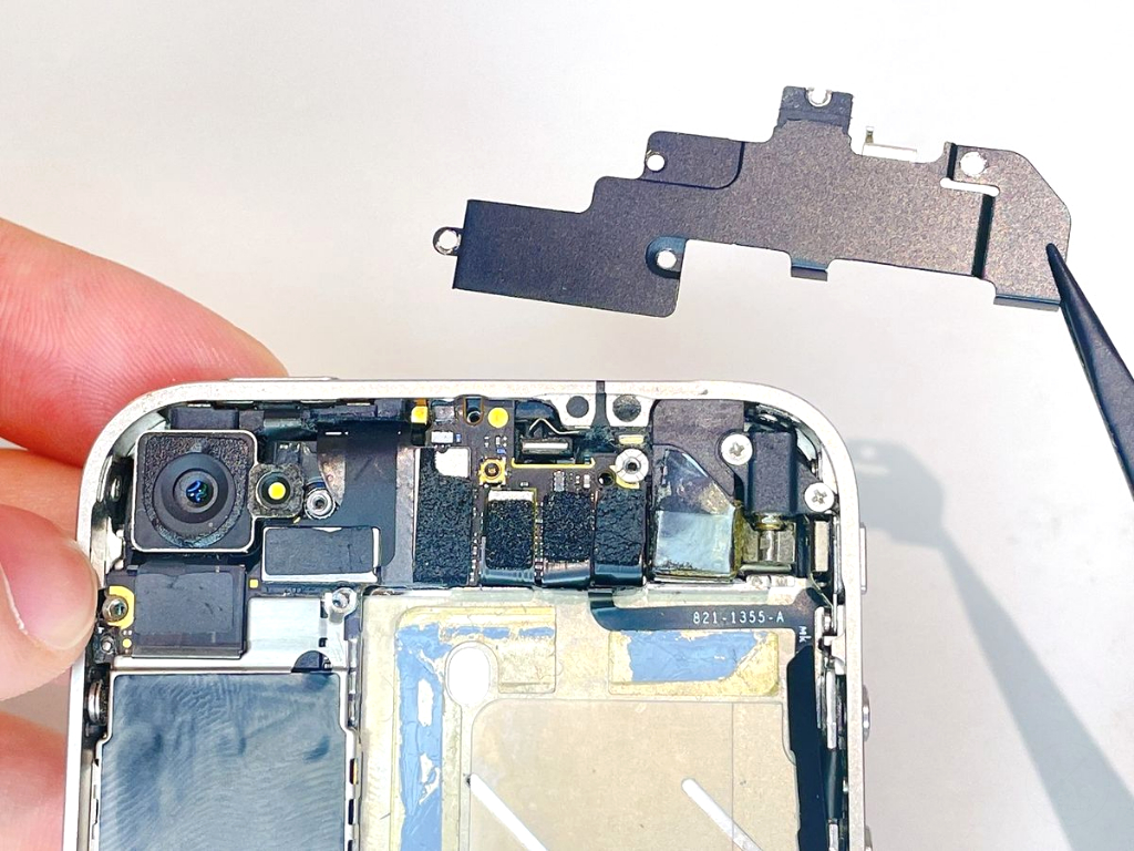iPhone4のWi-Fiアンテナ交換方法のアイキャッチ画像