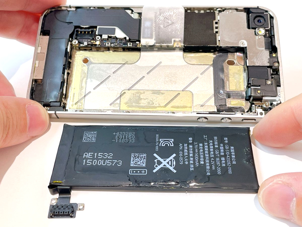 iPhone4Sのバッテリー交換のアイキャッチ画像