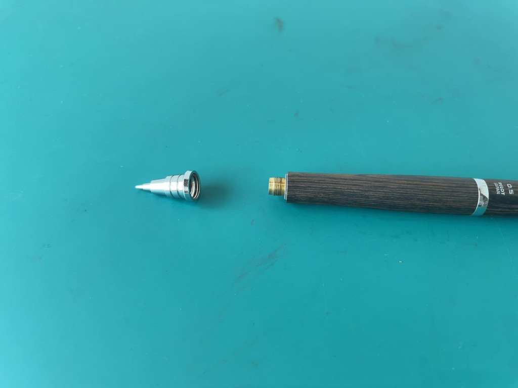 口金を装着する