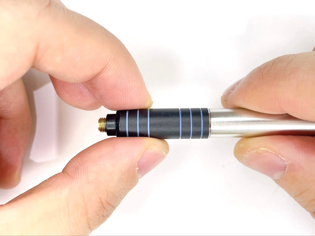 グリップ部分を外す