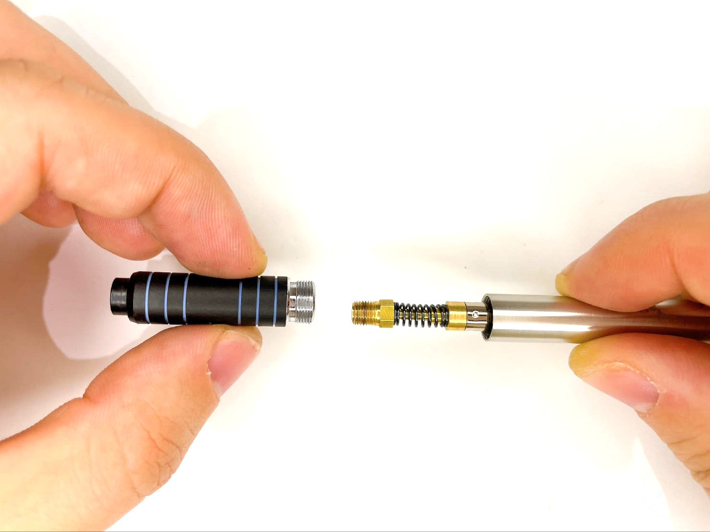 グリップ部分を装着する