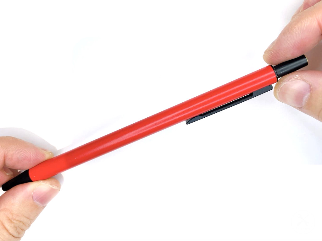 ケースから芯タンクを外す