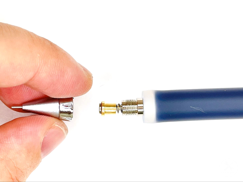 口金を装着する