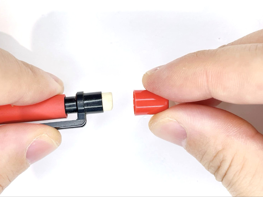 ノックキャップを装着する