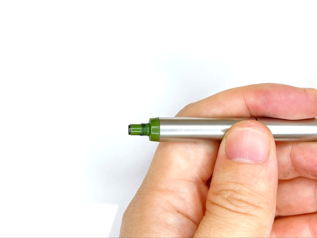 (補足)チャックはノック状態で輪を下ろすと開く