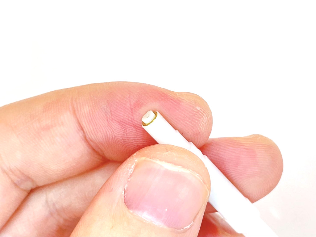 (補足)芯タンクをチャック側に押し込みチャック輪を下ろすと開く