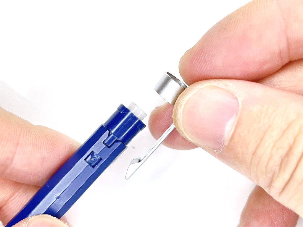 クリップを装着する