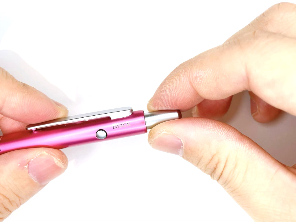 ノックキャップを外す