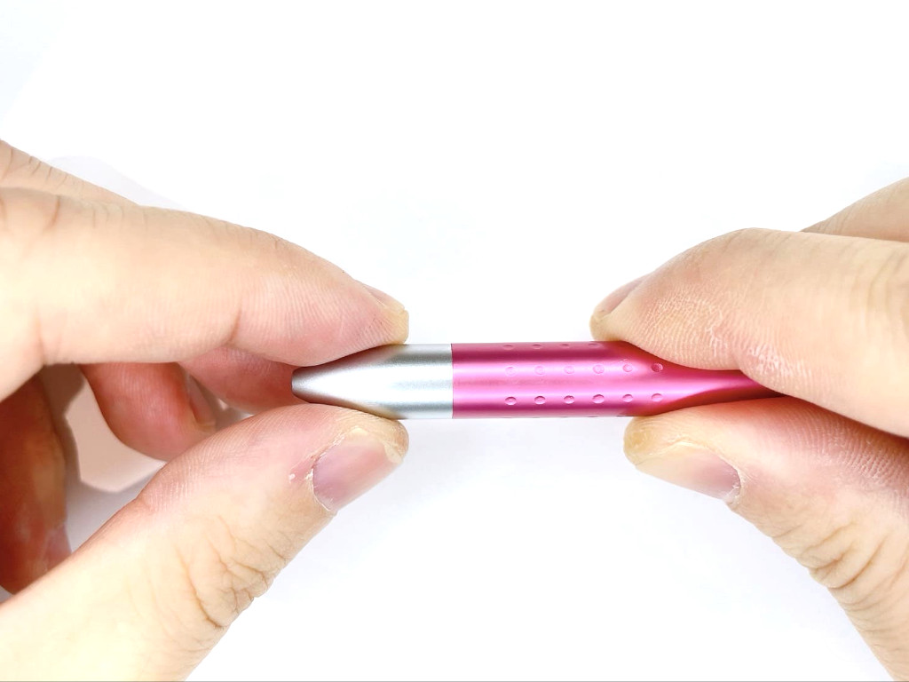 先端キャップを外す