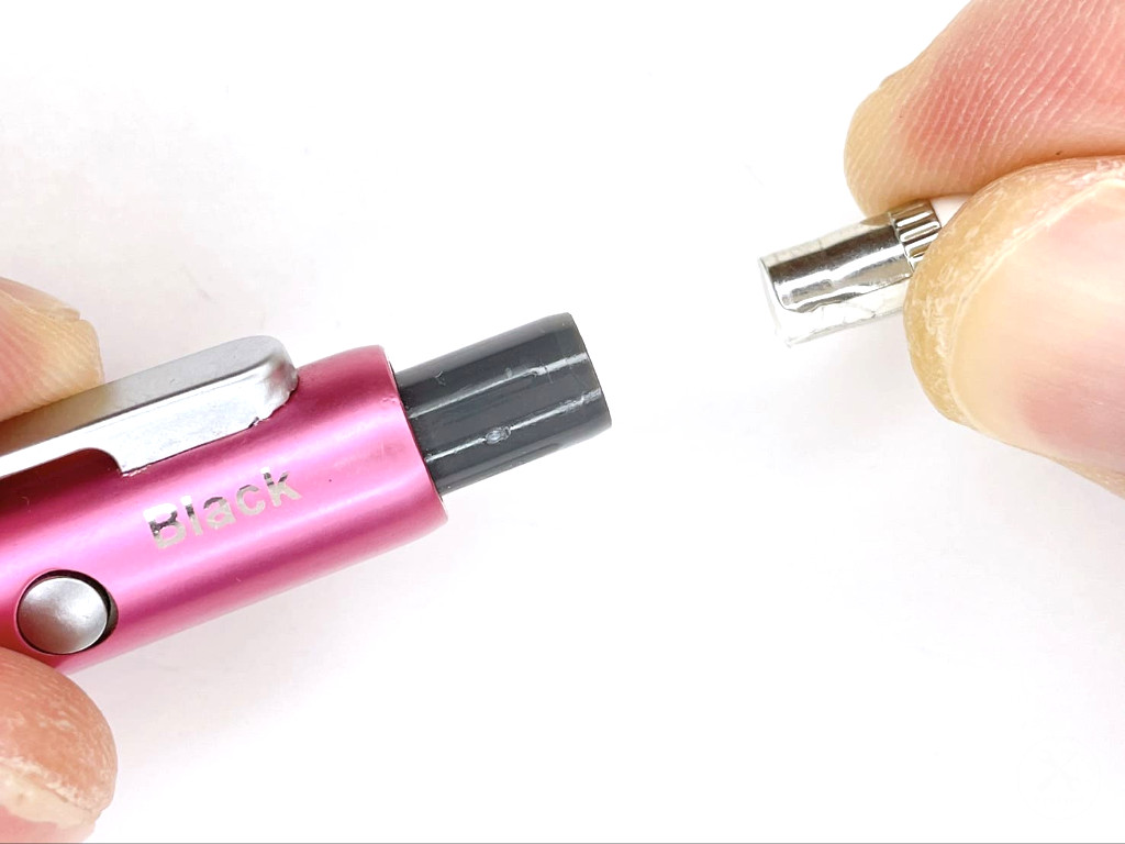 ノックキャップを装着する