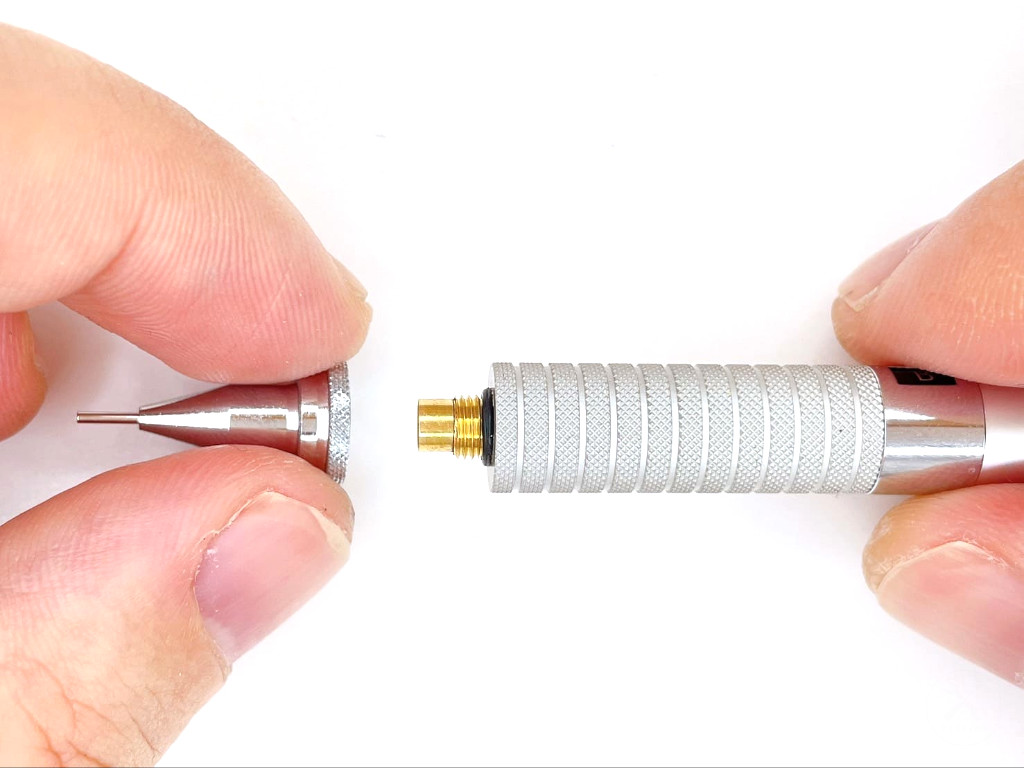 口金を装着する