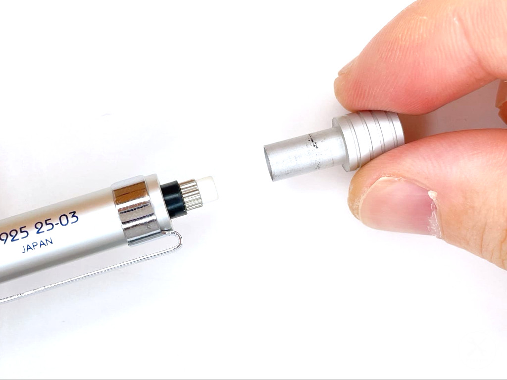 ノックキャップを装着する