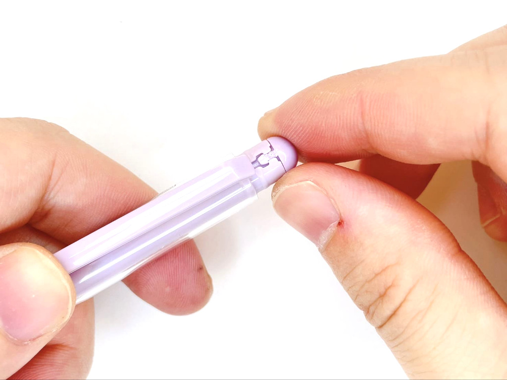 上部結合部のキャップを外す