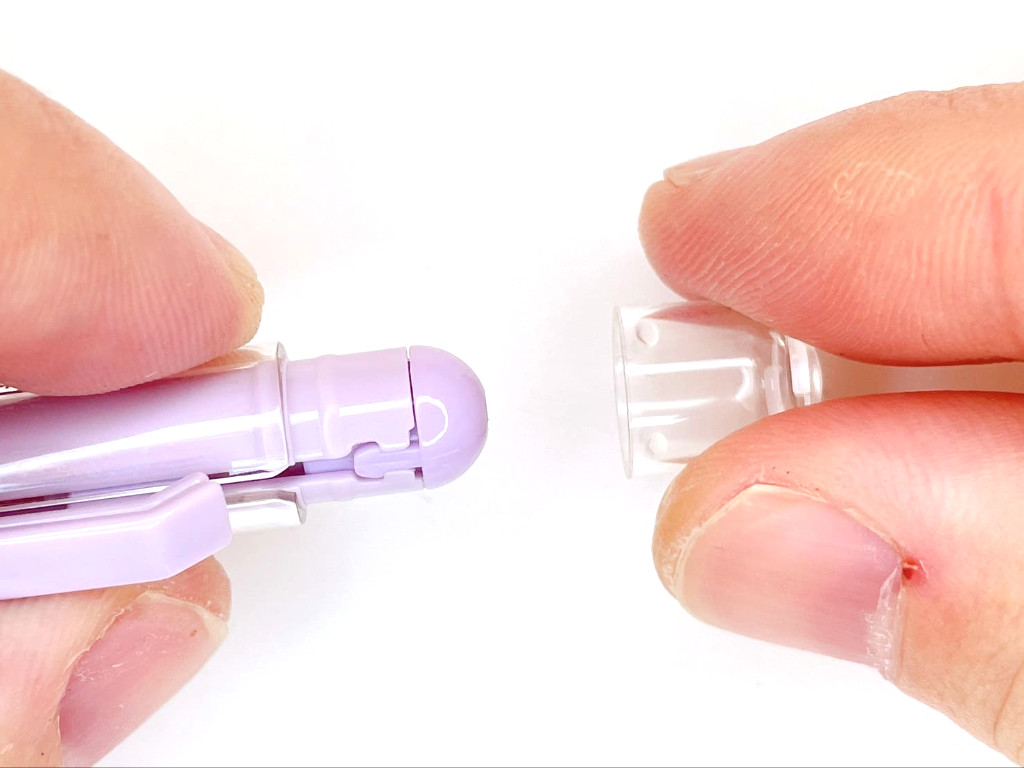 上部キャップを装着する