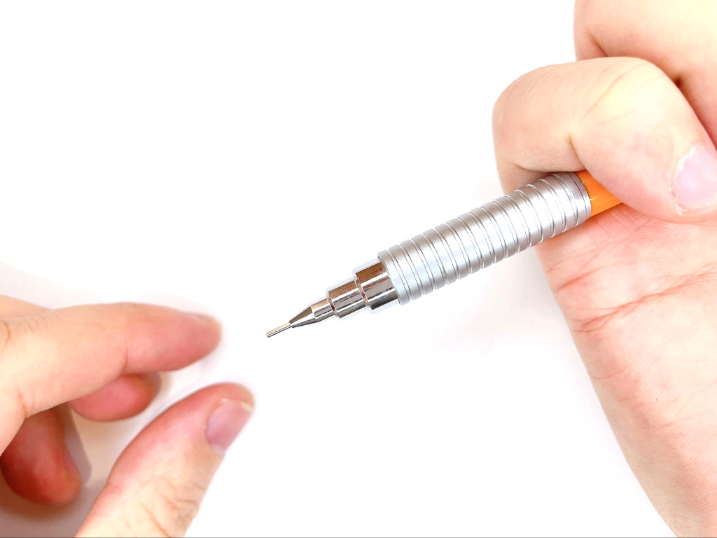 【作業準備】シャー芯を抜く