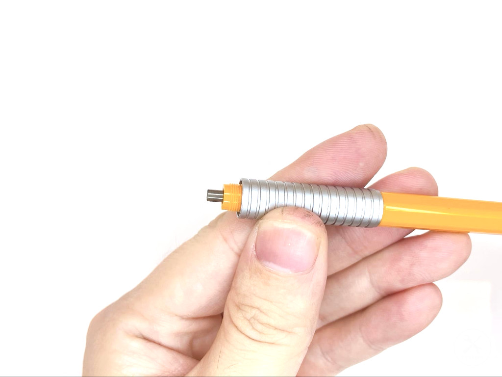 （補足）チャックはノック状態で輪を下ろすと開く