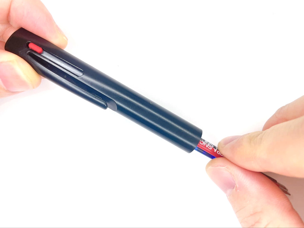 赤インク芯を引き抜く