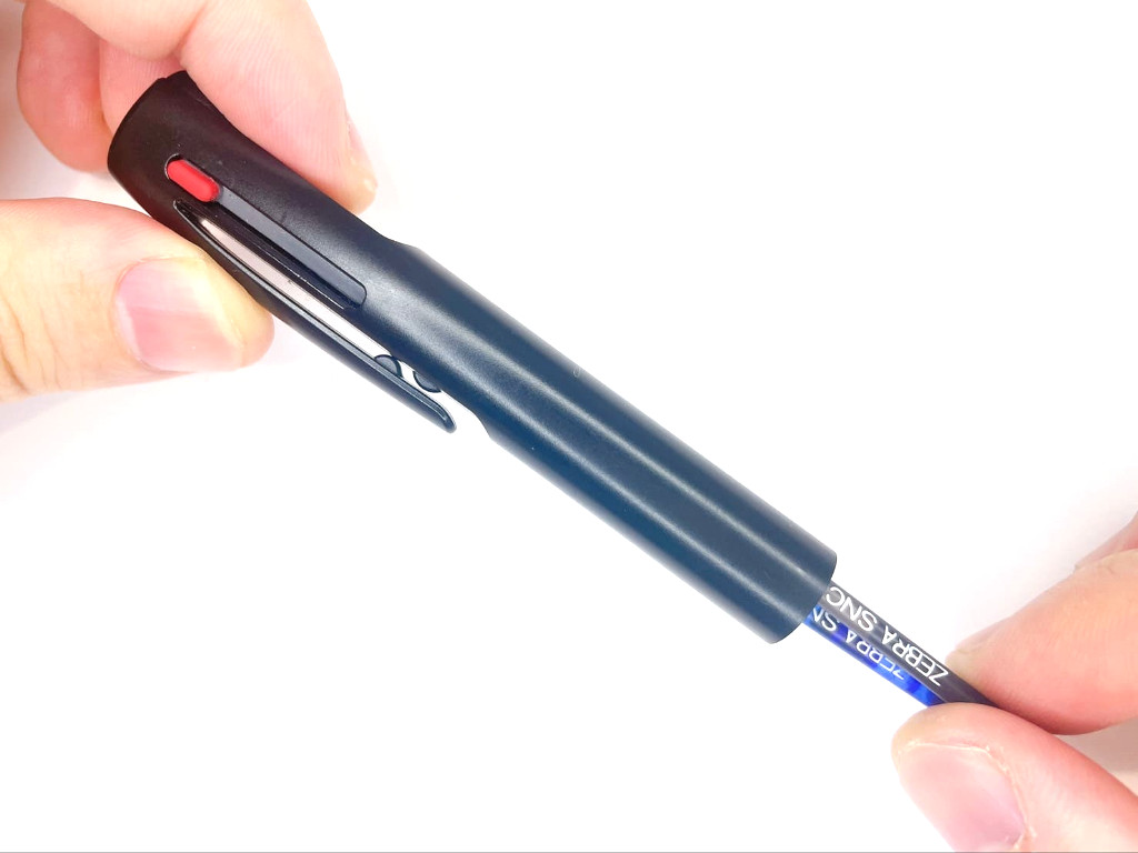 黒インク芯を外す