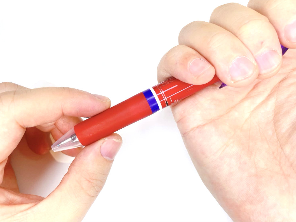 先端キャップを外す