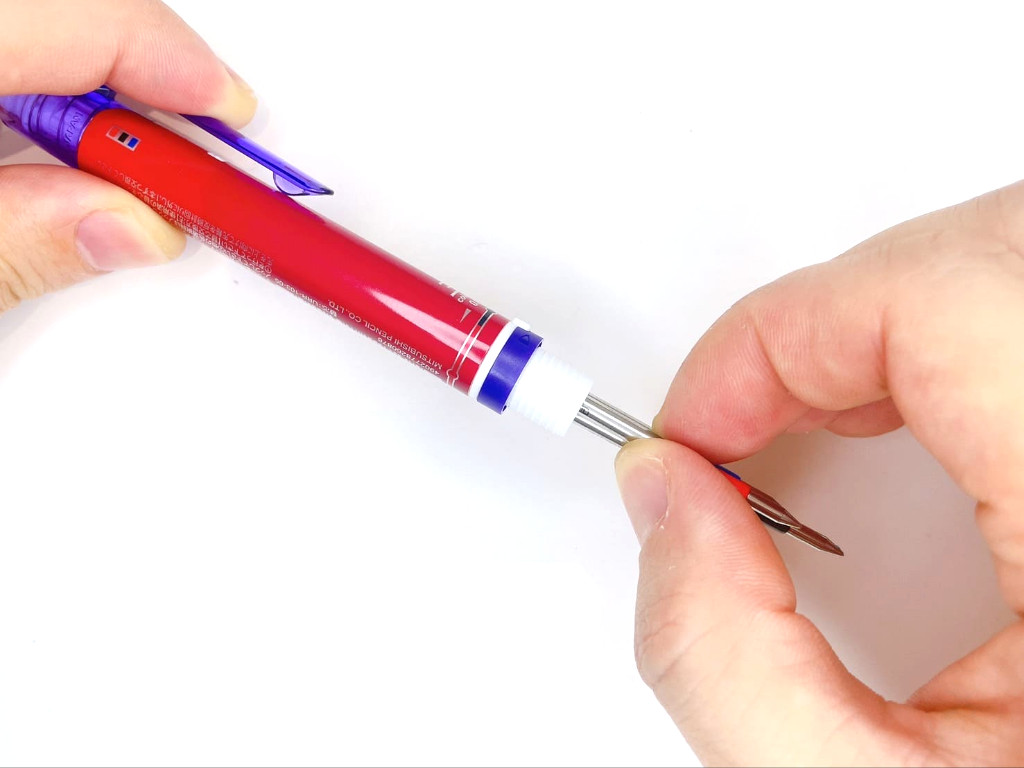 赤インク芯を外す