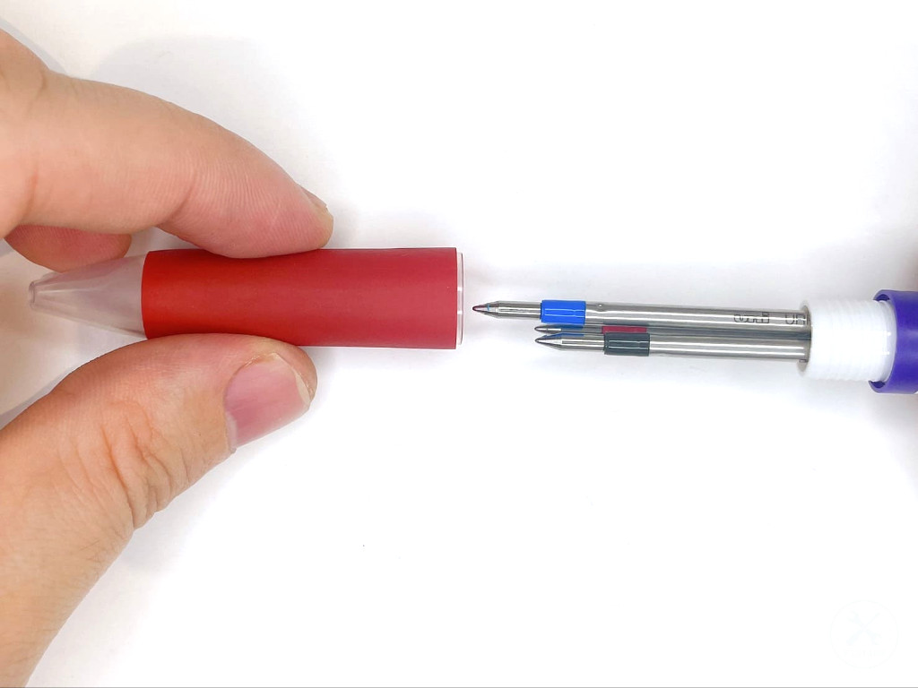 先端キャップを装着する