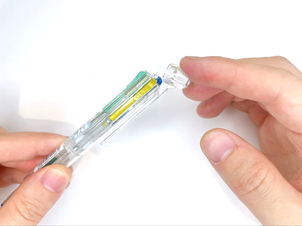 透明キャップを装着する