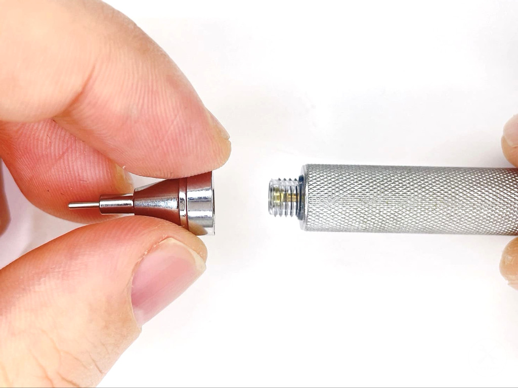 口金を装着する