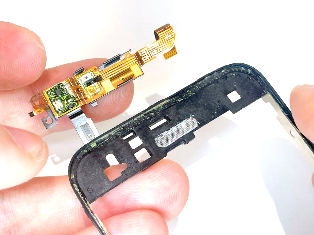 【iPhone3GS】光学センサーの交換方法のアイキャッチ画像