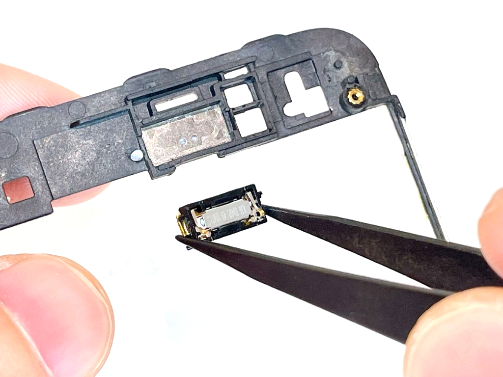 【iPhone3GS】イヤースピーカーの交換方法のアイキャッチ画像