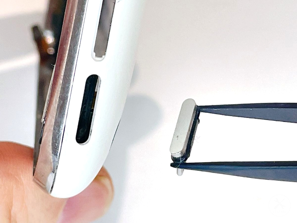 【iPhone3GS】電源ボタンの交換方法のアイキャッチ画像