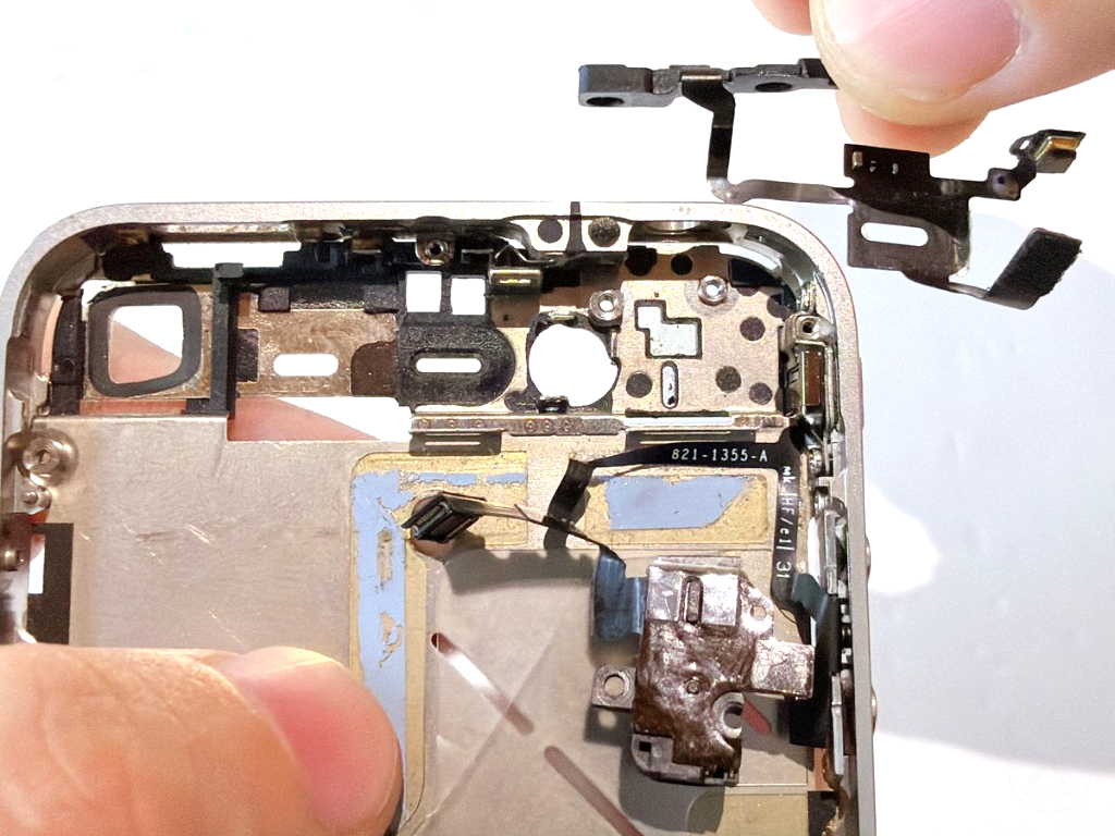 iPhone4の電源・マイクケーブル交換方法のアイキャッチ画像