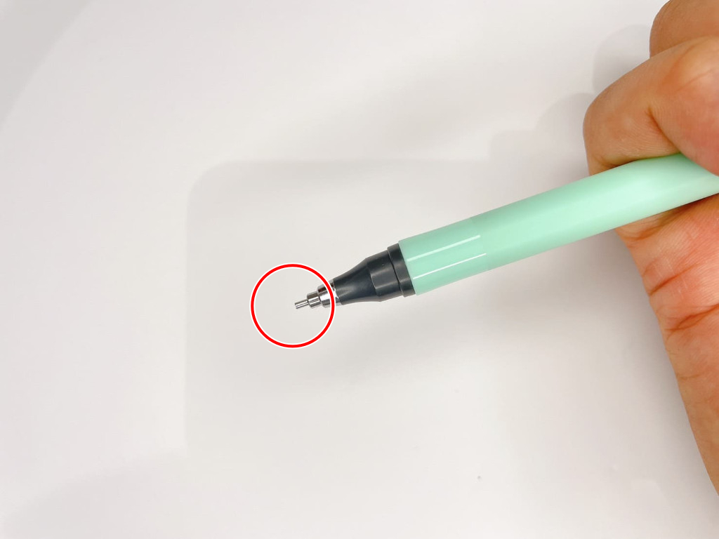 動作チェック①ノックしたらシャー芯が出ること