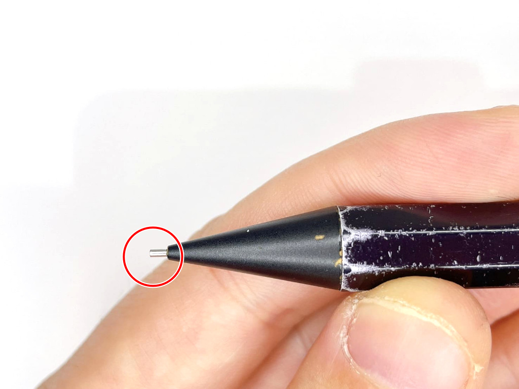 動作チェック①ノックしたらシャー芯がでること