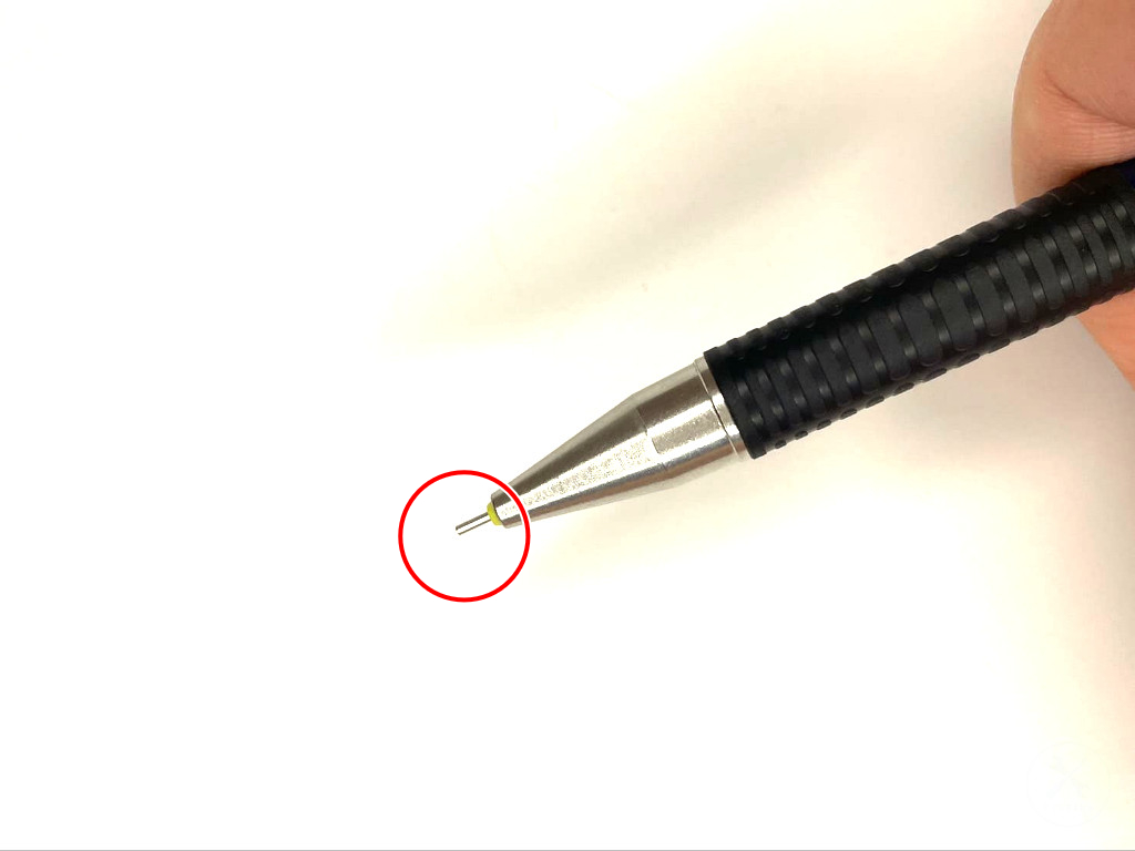 動作チェック①ノックしたらシャー芯が出ること