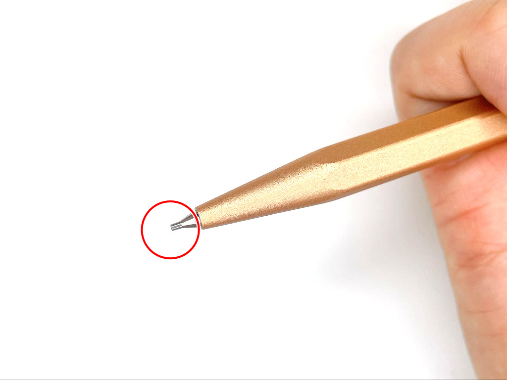 動作チェック①ノックしたらシャー芯が出ること