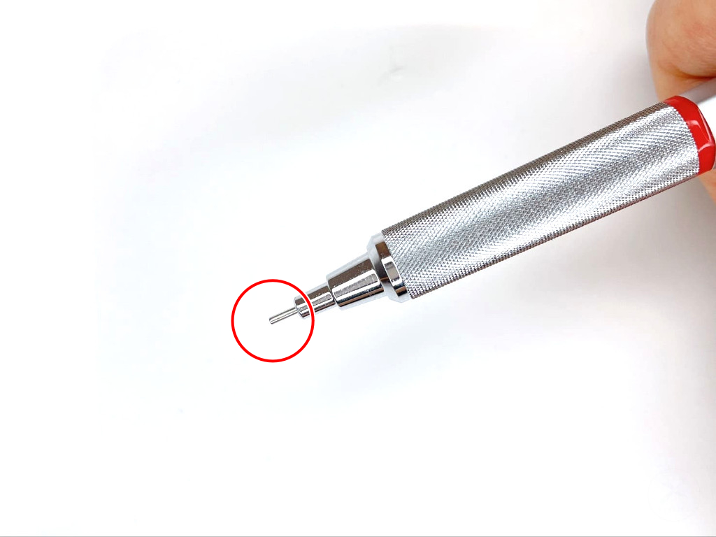 動作チェック①ノックしたらシャー芯が出ること