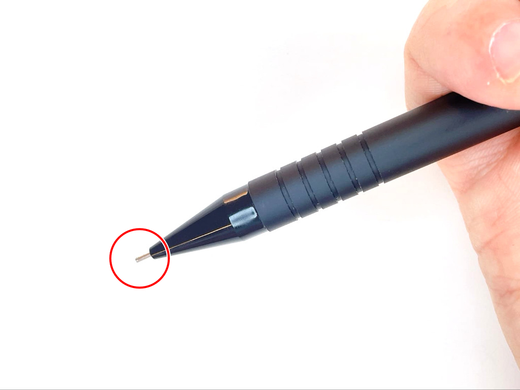 動作チェック①ノックしたらシャー芯が出ること