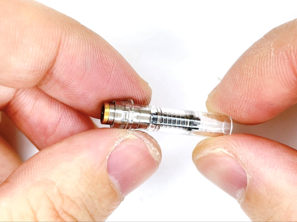 （補足）チャックの開閉は不可