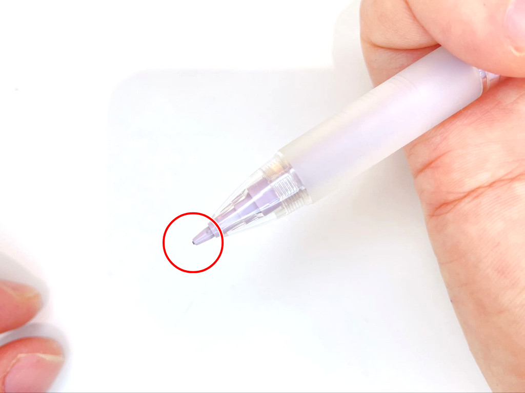 動作チェック①クリップをノックしたらシャー芯が出ること