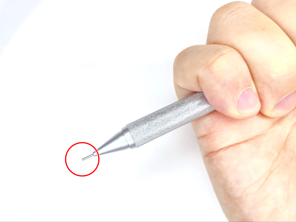 動作チェック①ノックしたらシャー芯が出ること