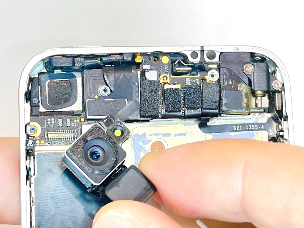 iPhone4の背面カメラ交換方法のアイキャッチ画像