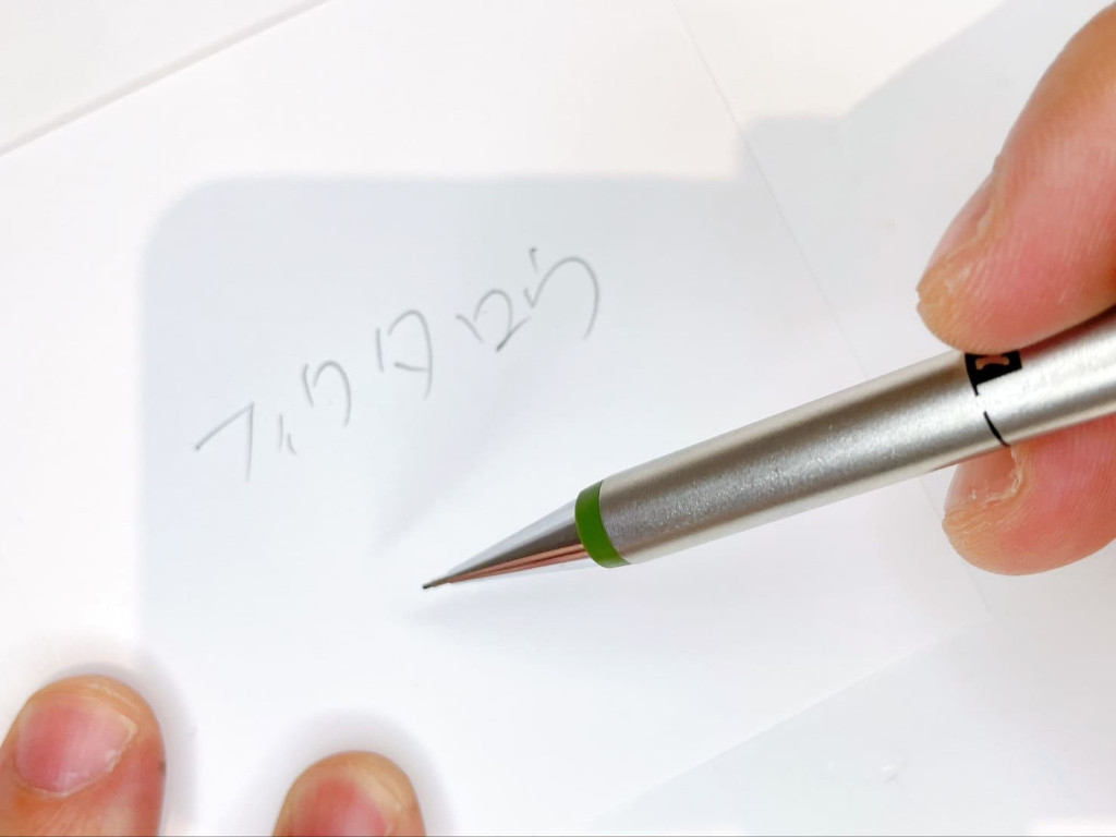 動作チェック②文字が書けること